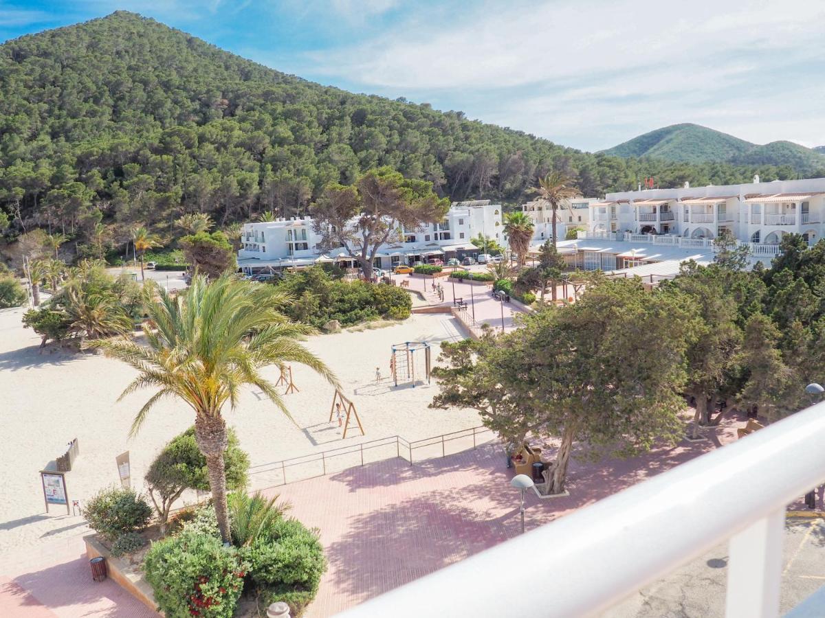 Apartamentos Cala Llonga カラ・ロンガ エクステリア 写真