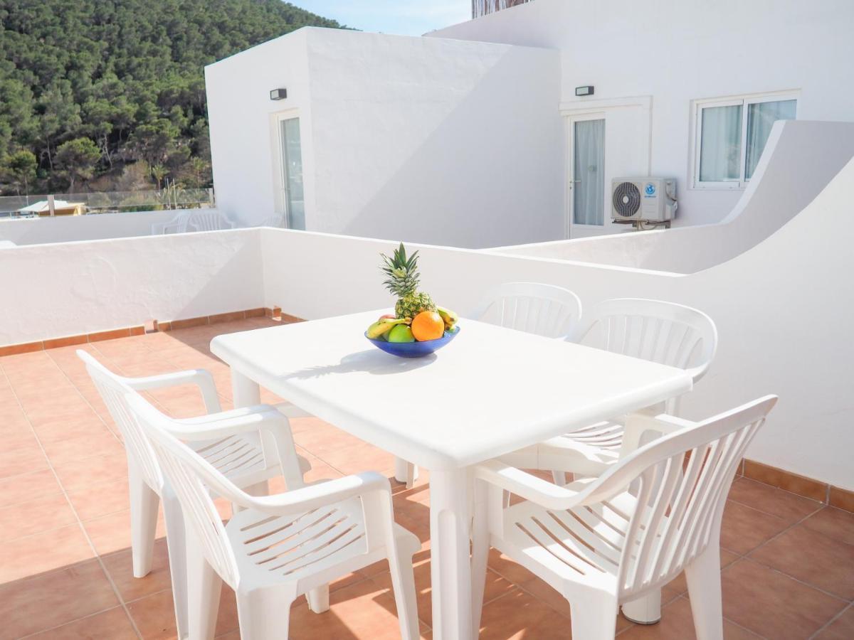 Apartamentos Cala Llonga カラ・ロンガ エクステリア 写真