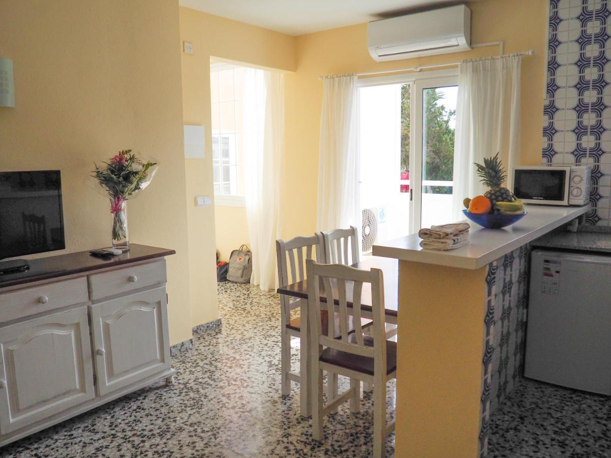 Apartamentos Cala Llonga カラ・ロンガ エクステリア 写真