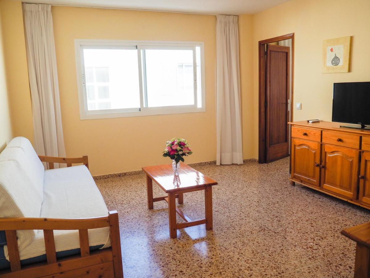 Apartamentos Cala Llonga カラ・ロンガ エクステリア 写真