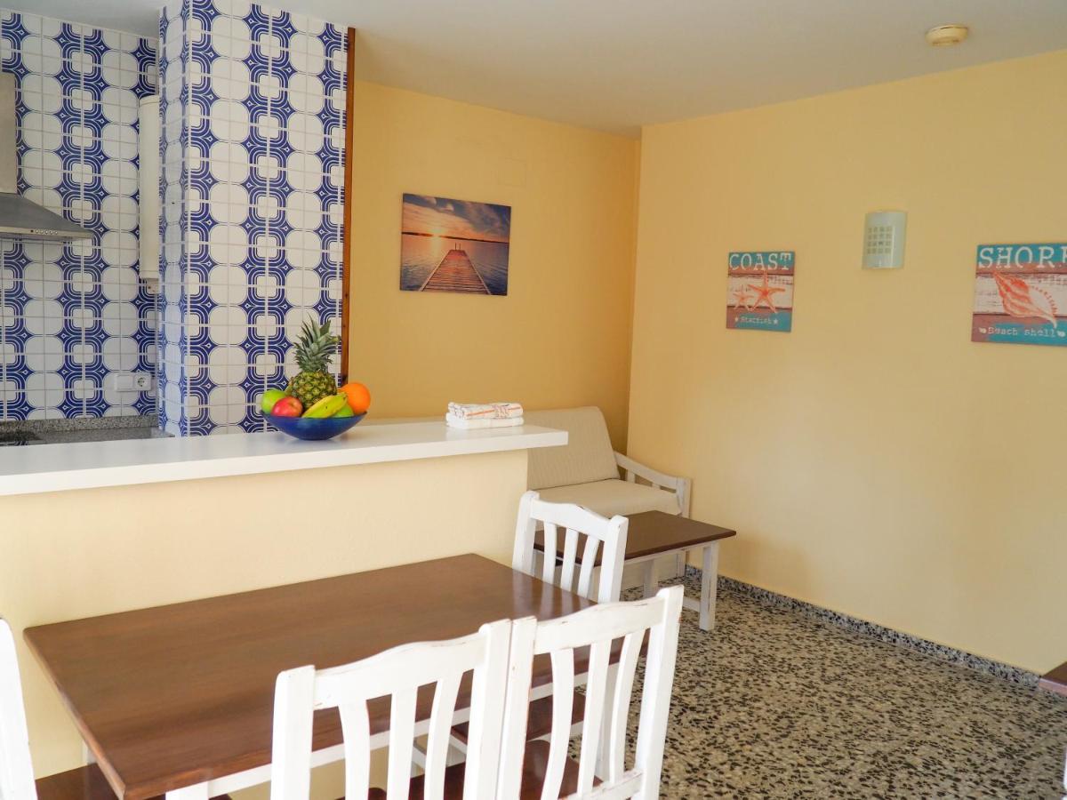 Apartamentos Cala Llonga カラ・ロンガ エクステリア 写真
