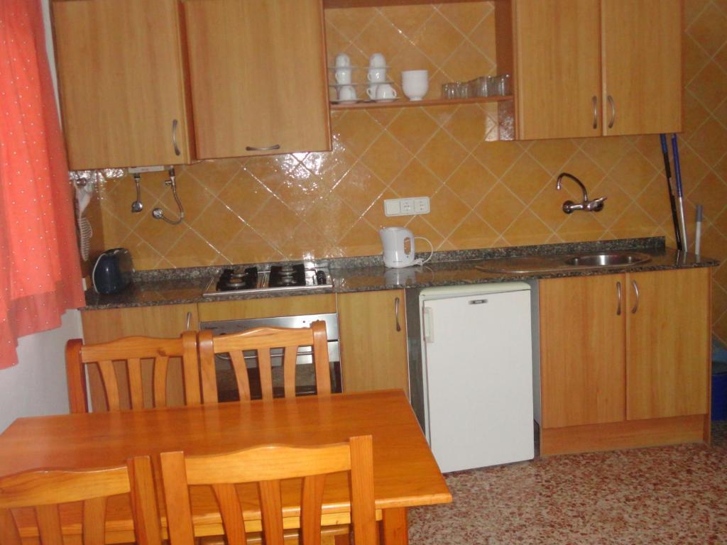Apartamentos Cala Llonga カラ・ロンガ 部屋 写真