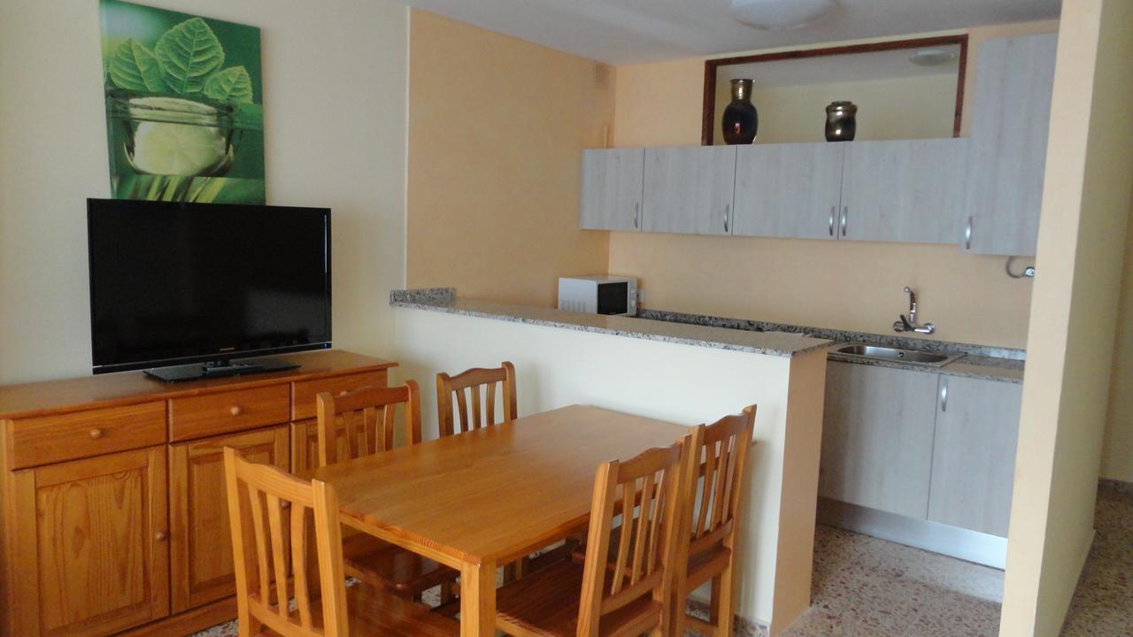 Apartamentos Cala Llonga カラ・ロンガ エクステリア 写真