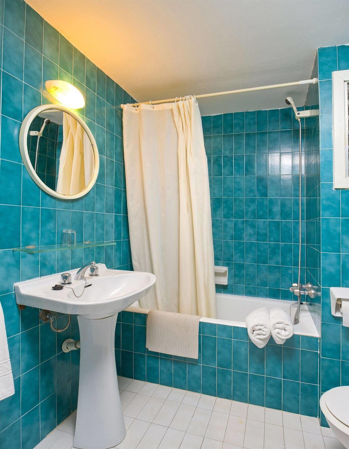 Apartamentos Cala Llonga カラ・ロンガ エクステリア 写真